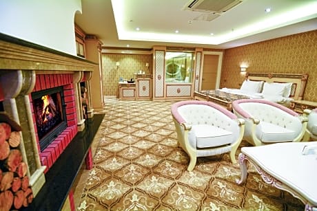 King Suite with Spa Bath