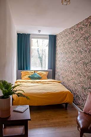 Standard Double Room with Shared Bathroom