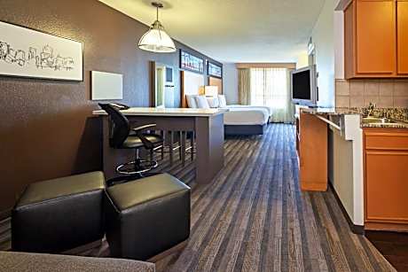 Executive Studio Suite with Two Double Beds