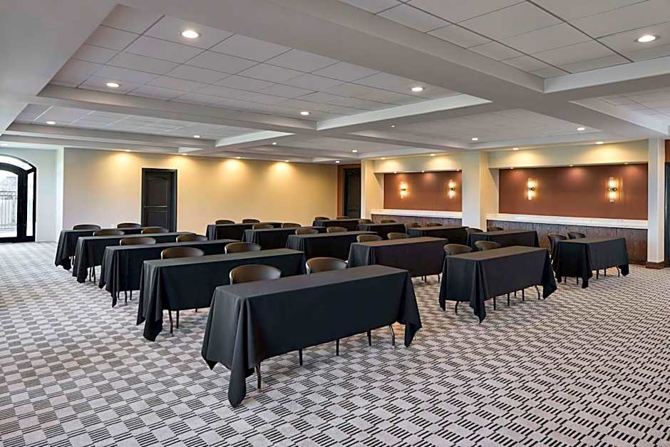 Bellasera Hotel & Suites Paso Robles, Tapestry by Hilton