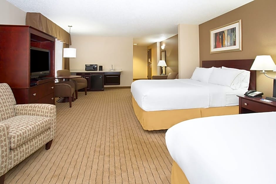Holiday Inn Express Hotel & Suites Minot South, an IHG Hotel