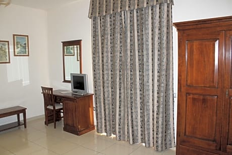 Double or Twin Room with Private Bathroom