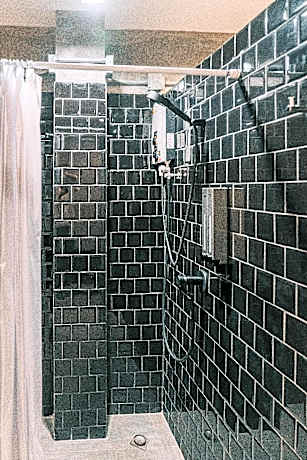 Private Double Room with Shared Bathroom