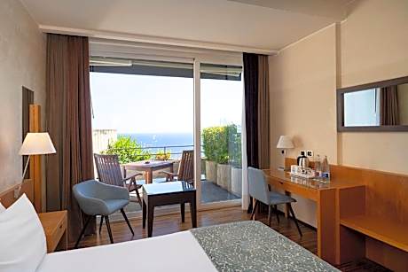 Double or Twin Room Superior with Balcony and Premium Sea View