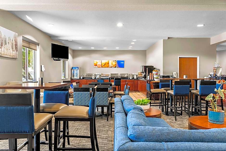 Comfort Inn & Suites Riverton