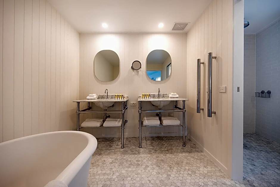 Bannisters by the Sea Mollymook