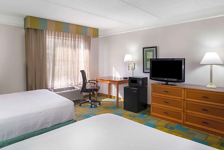 La Quinta by Wyndham Austin Southwest