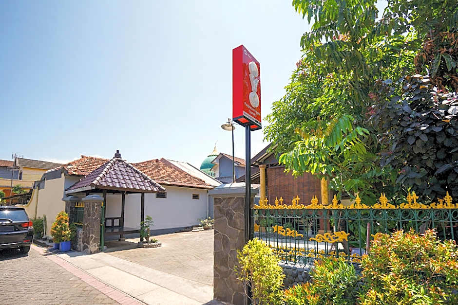 OYO 1642 Penginapan Anggrek Syariah 2