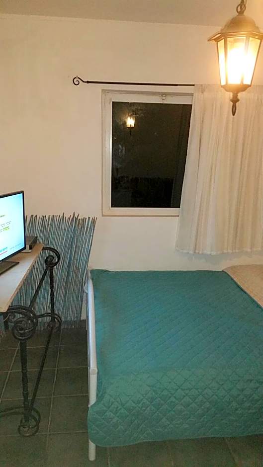 Kmo Yam In The Love Garden