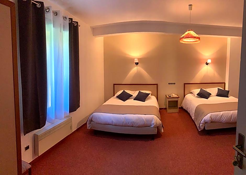 Foto 1 daripada 3 — Quadruple Room