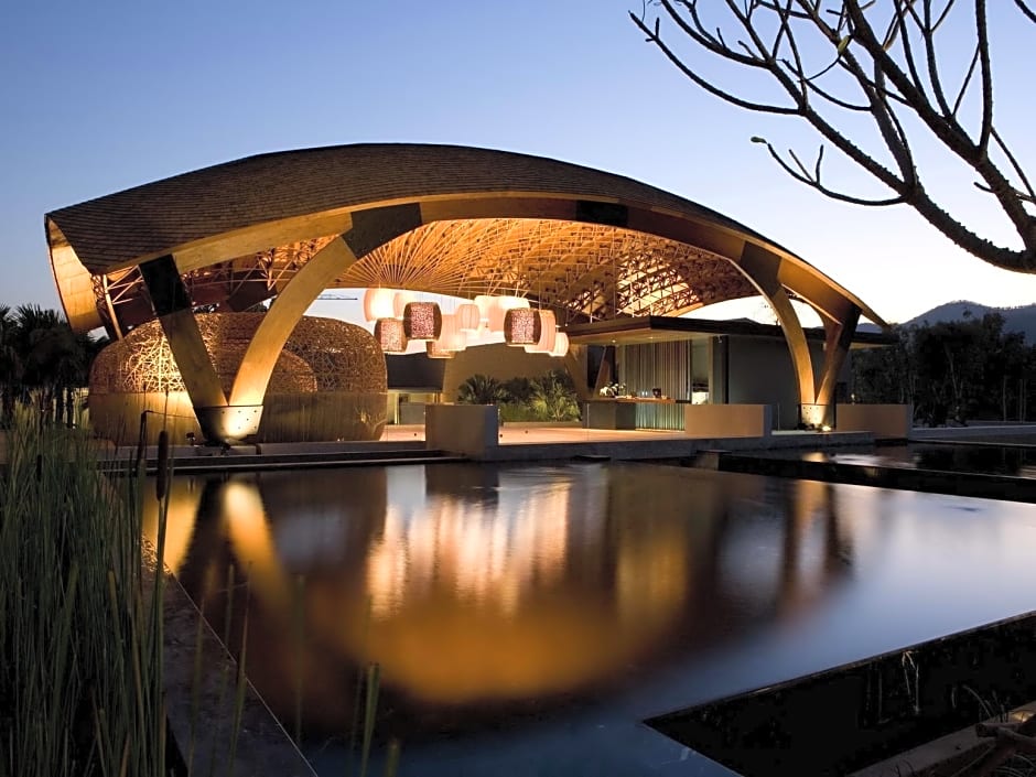 Veranda High Residence