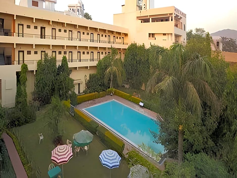 Hotel Navaratan Palace