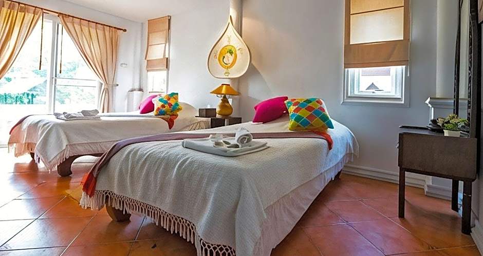 Ayutthaya Garden River Home