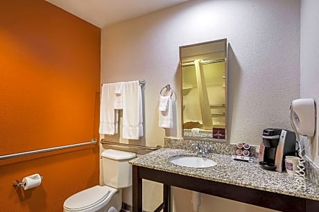 King Room - Accessible/Non-Smoking