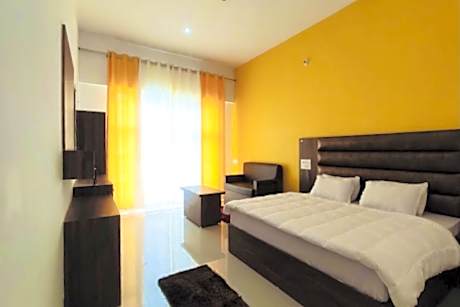 Deluxe Double Bedroom