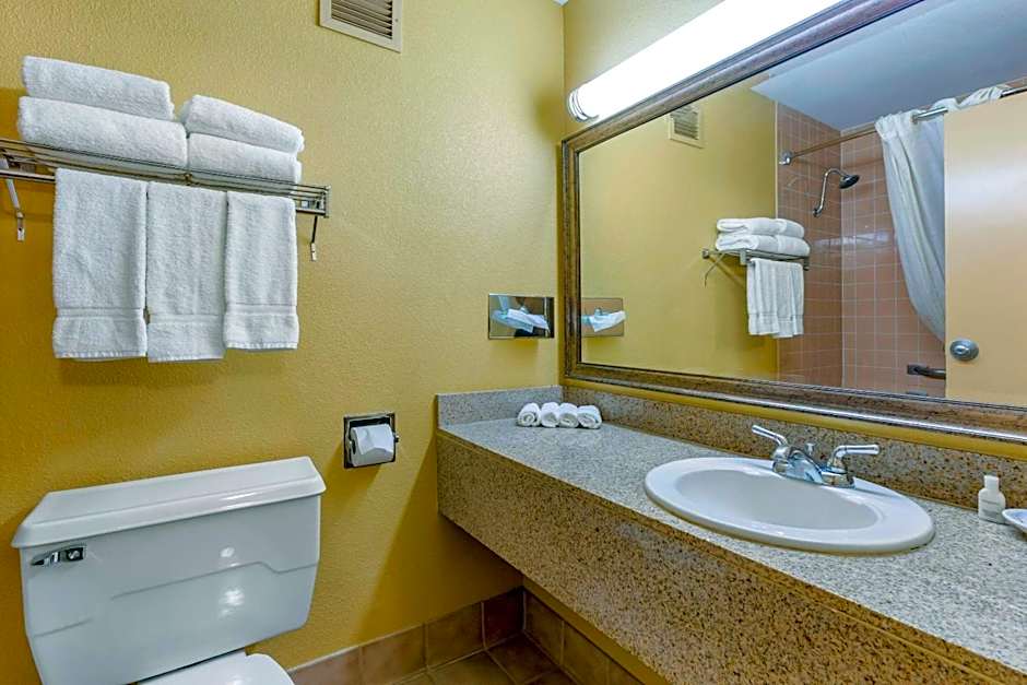 Clarion Inn & Suites