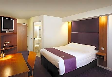Double Room for Single Use