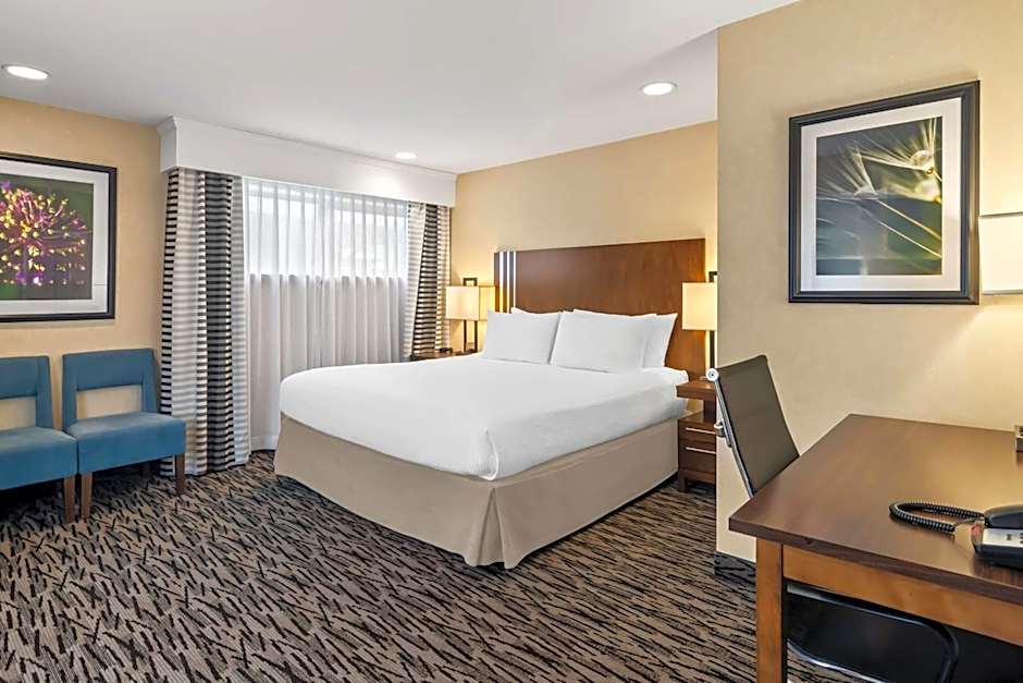Best Western Plus Pitt Meadows Inn & Suites