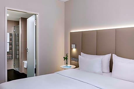 Family Room (2 Adults + 2 Children)