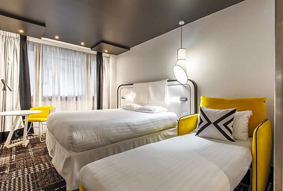 Photo 1 of 7 of Deluxe Triple Room