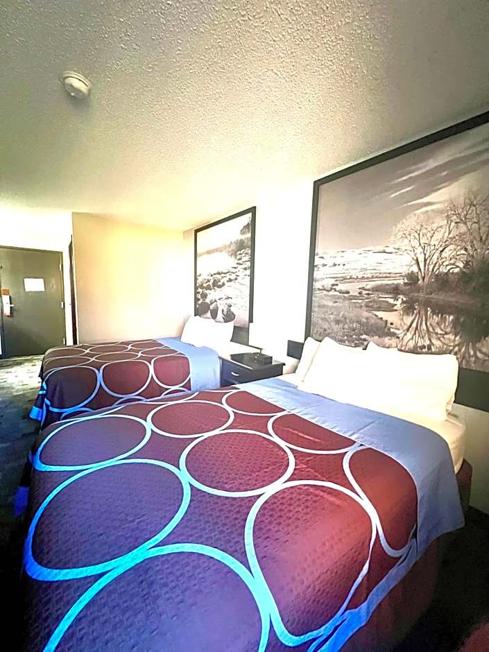 Super 8 by Wyndham Estherville