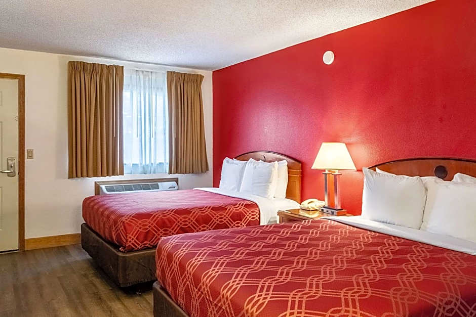Econo Lodge Inn & Suites Madras