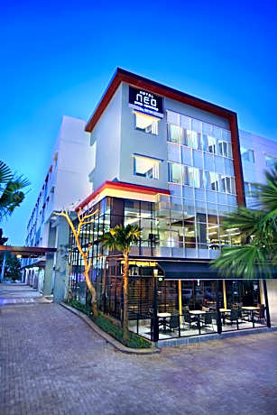 Hotel Neo Candi Semarang