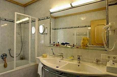 Family Room (4 Adults)