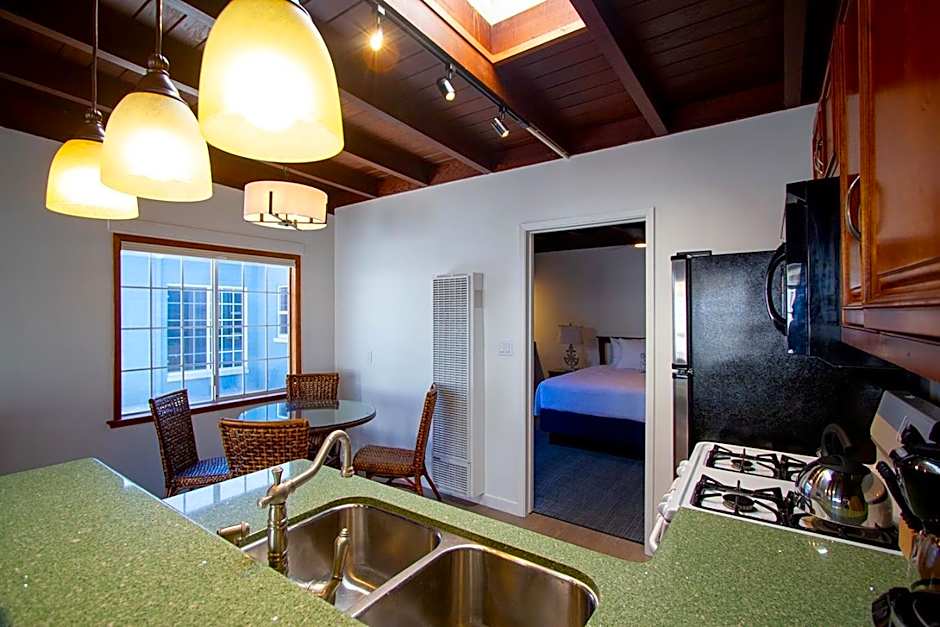 Edgewater Beach Inn