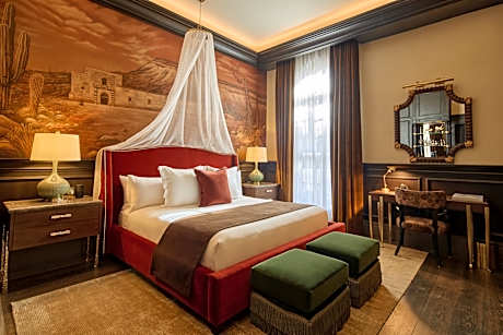 HISTORIC BUILDING KING BED