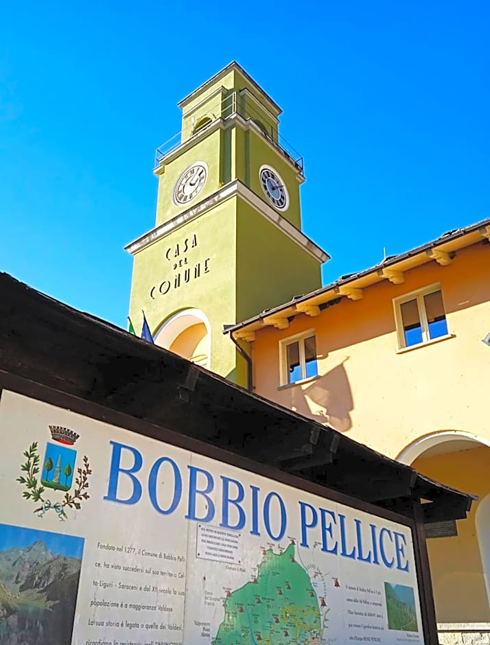 Medieval Hamlet Malpertus