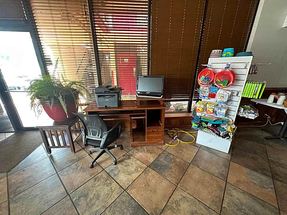 Hotel Red Rose by Townhouse Covington I-64