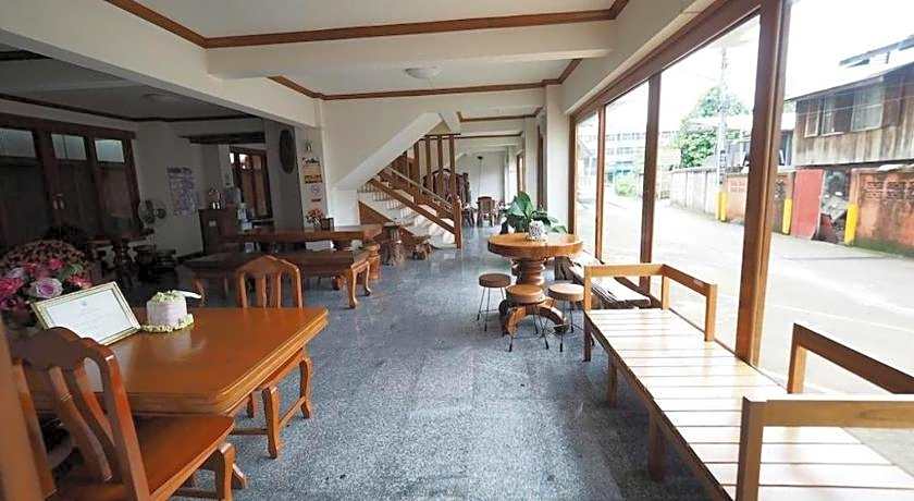 Fah Place Hotel