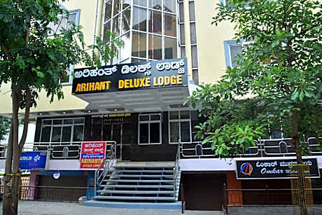 Arihanth deluxe lodge