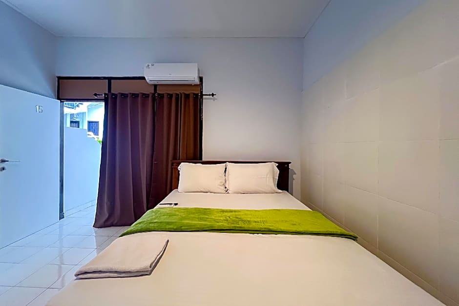 SN Guest House Near Trans Studio Mall