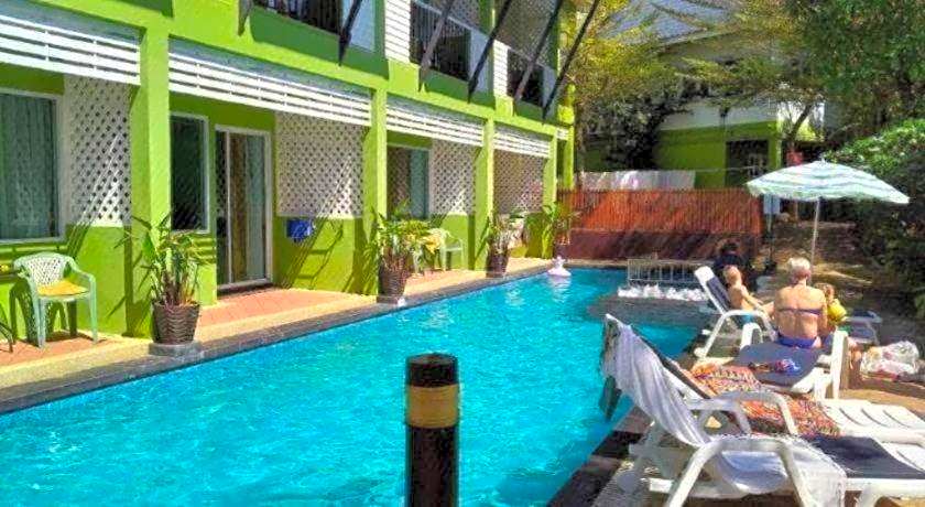 Khaolak C-nior Bungalows