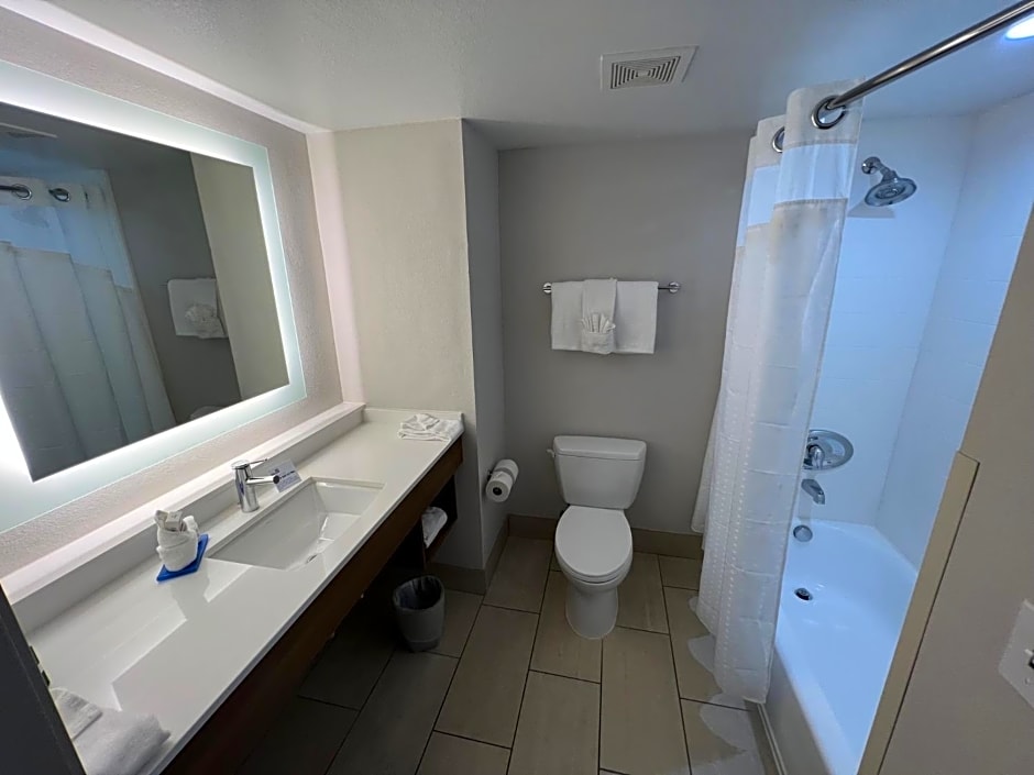 Holiday Inn Express Hotel & Suites Lake Elsinore By IHG