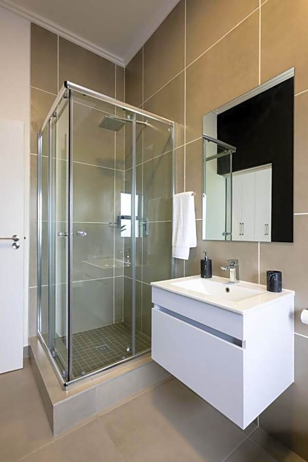Upmarket Stunner in Ballito 360 with Inverter