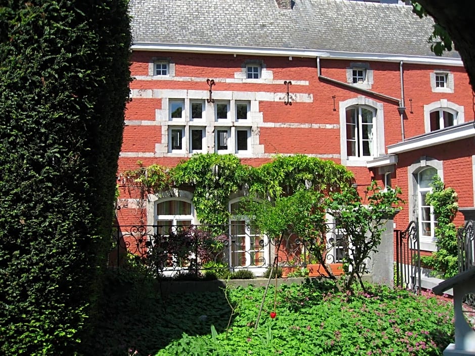 Chambre d'Hôtes Les Augustins - Parking sécurisé - Borne de recharge