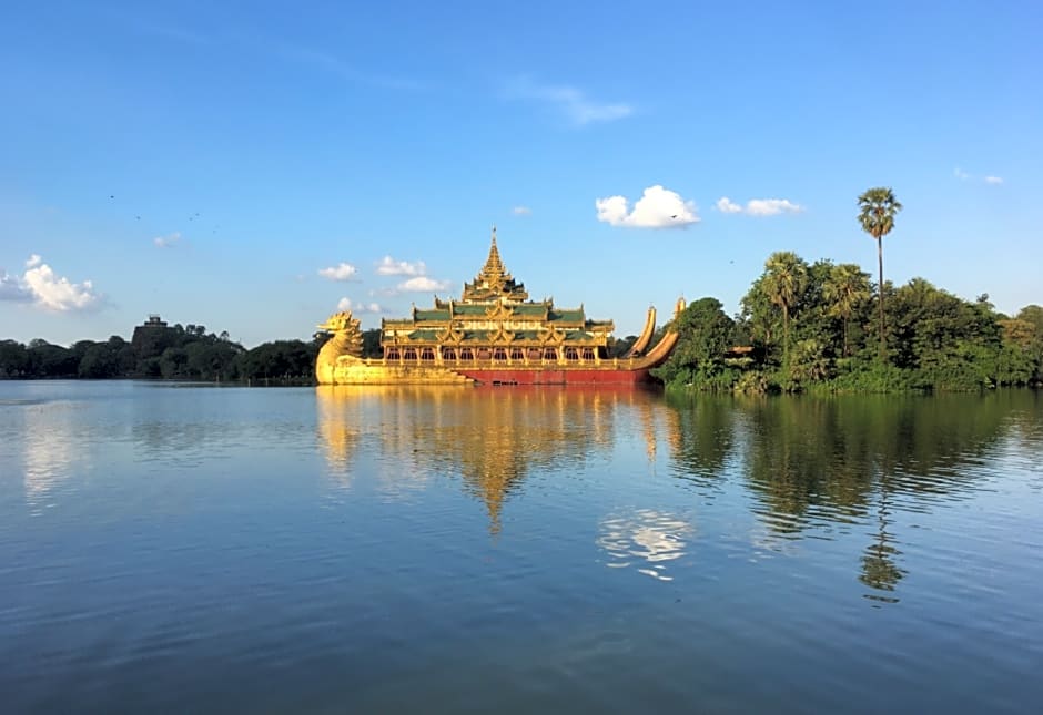 Esperado Lake View Hotel