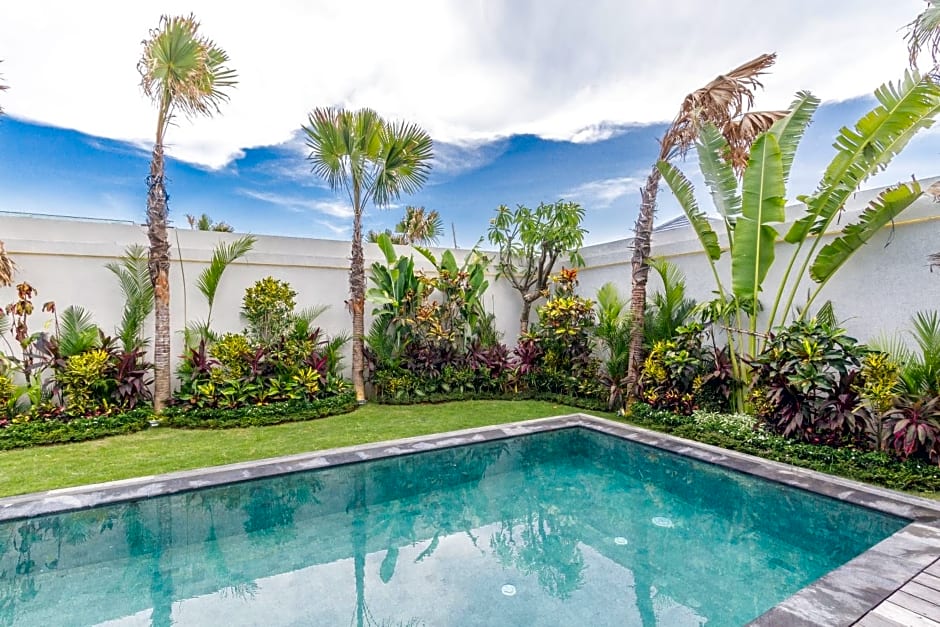 Villa Saha - Elegant 3-Bedroom in Seminyak