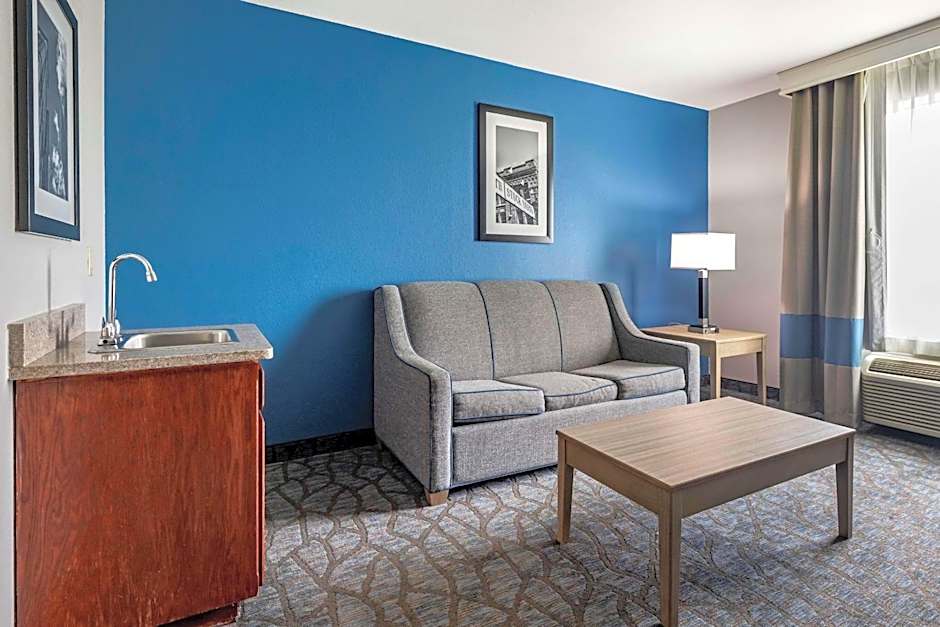 Comfort Inn & Suites Mansfield