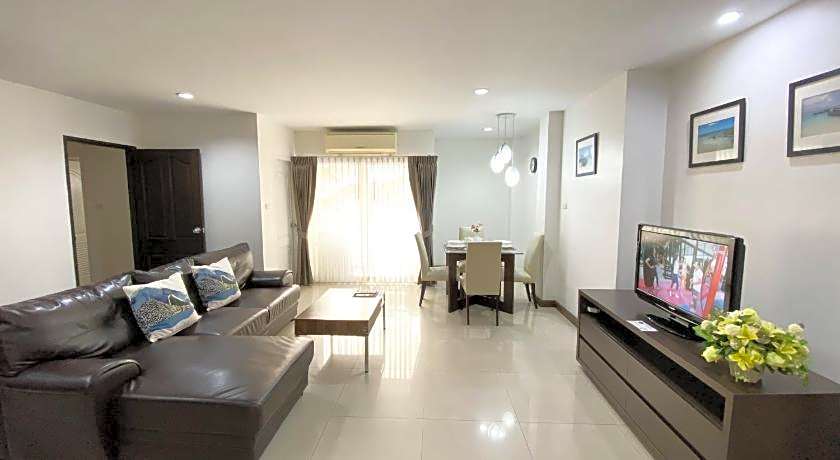 14 Place Sukhumvit Suites