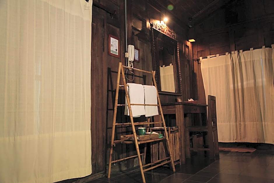 Tembi - Historical Home