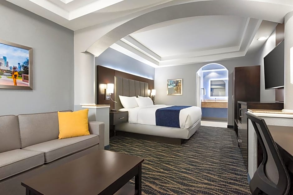 Days Inn & Suites by Wyndham Houston Hobby Airport