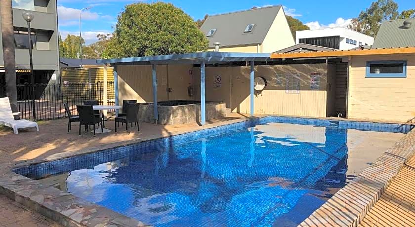 Comfort Hotel Adelaide Meridien