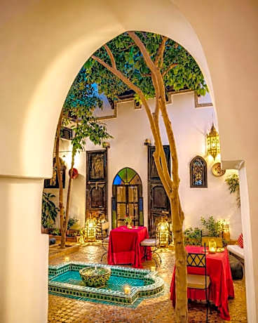 Riad ABBASSIA Marrakech Première - Authentic Medina Experience