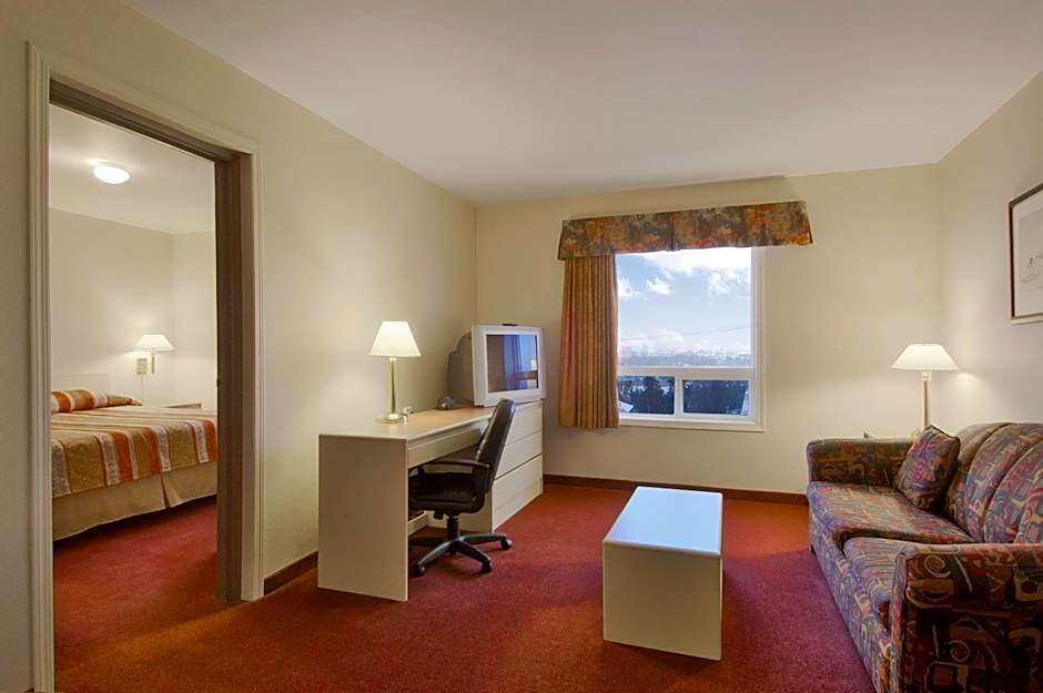 Super 8 by Wyndham Yellowknife