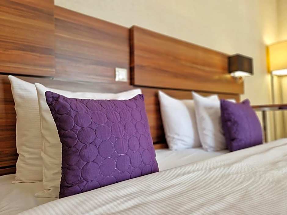 Warsaw Plaza Hotel