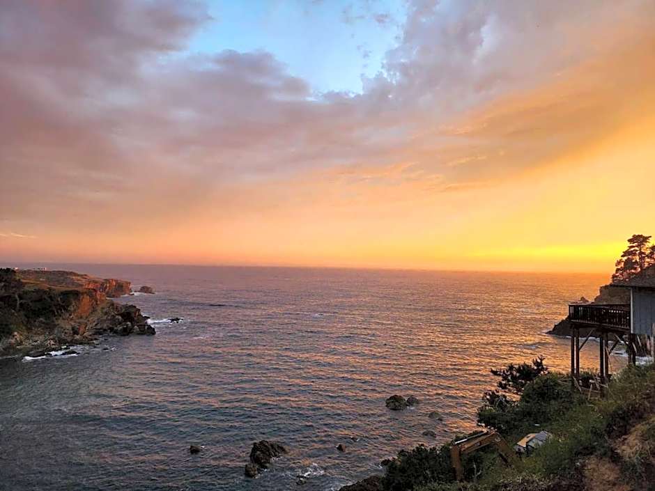 Ocean Cove Lodge Bar & Grill